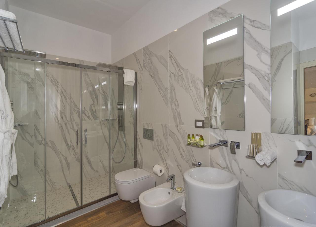 Superior Triple Room Bath